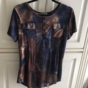 Beautiful tie dye style with pockets, button front